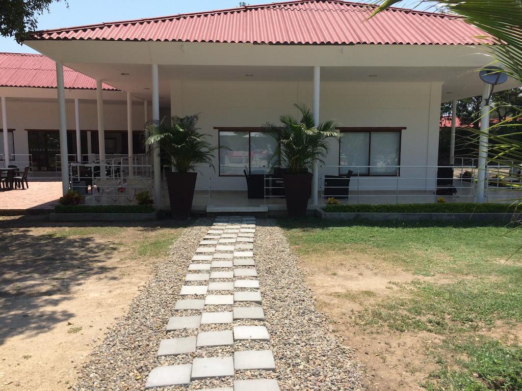 Arizona Ranch Hotel จีราร์ดอท ภายนอก รูปภาพ